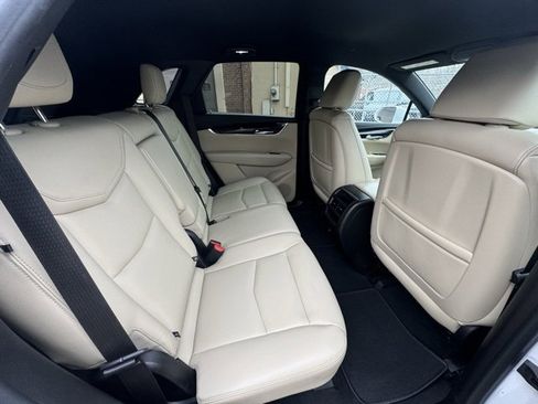 Used 2018 Cadillac XT5 Base image 14