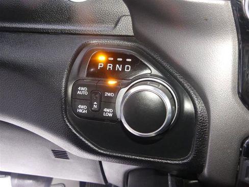 Used 2019 RAM 1500 Big Horn AWD/4WD image 36
