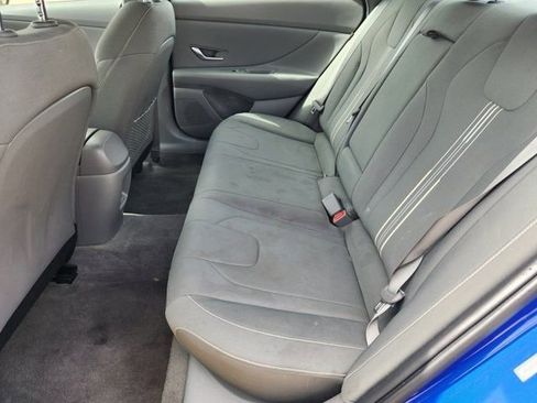 Used 2025 Hyundai Elantra SEL image 30