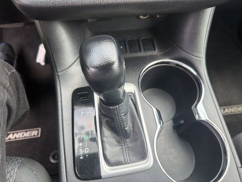 Used 2016 Toyota Highlander LE FWD image 13