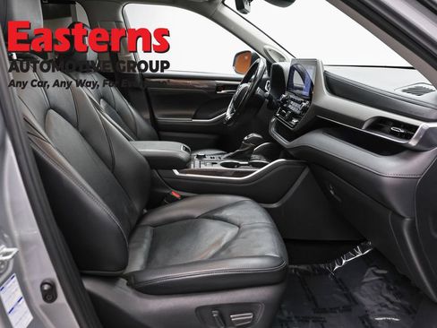 Used 2021 Toyota Highlander Limited AWD/4WD image 27