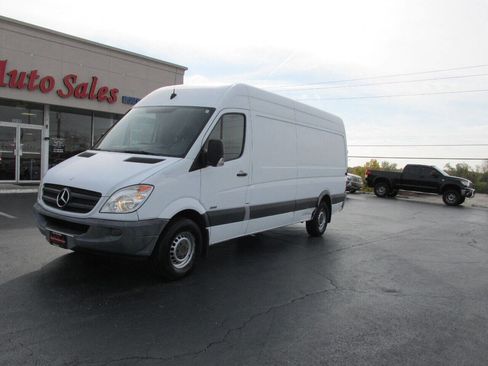 Used 2012 Mercedes-Benz Sprinter 2500 image 4