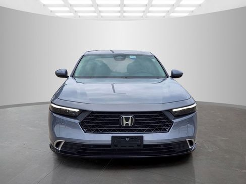 Used 2023 Honda Accord Touring image 2