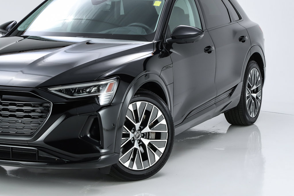 Used 2024 Audi Q8 e-tron Prestige w/ Prestige Package AWD/4WD image 4