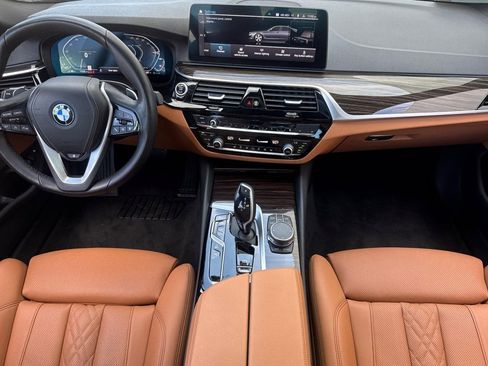 Certified 2023 BMW 530e xDrive w/ Convenience Package image 15