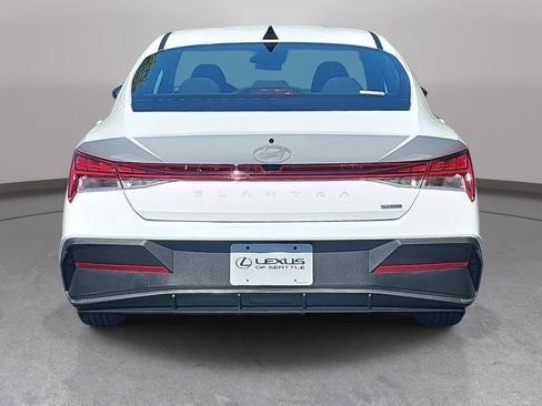 Used 2025 Hyundai Elantra Hybrid FWD image 7