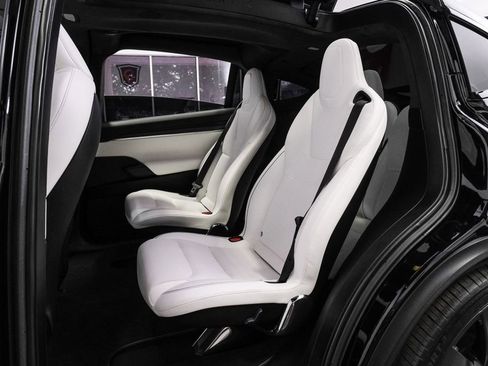 Used 2023 Tesla Model X Plaid image 43