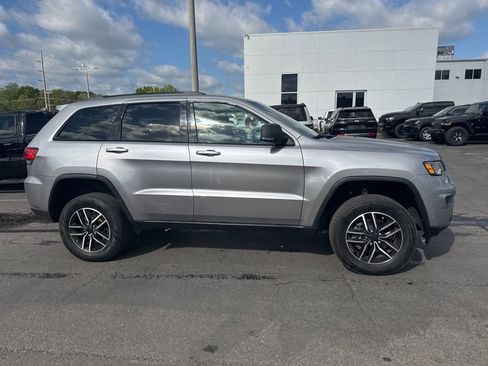 Used 2020 Jeep Grand Cherokee Trailhawk image 3