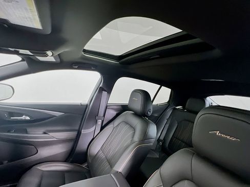 New 2025 Buick Envista Avenir FWD image 19