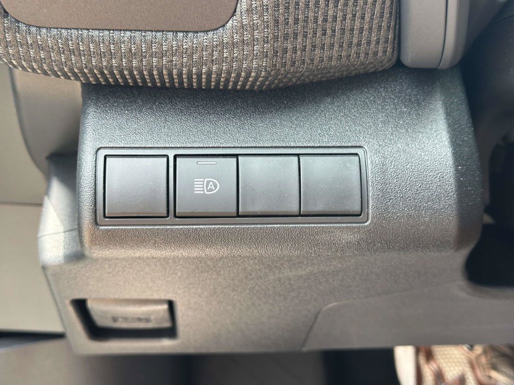 Used 2025 Subaru Solterra AWD/4WD image 30