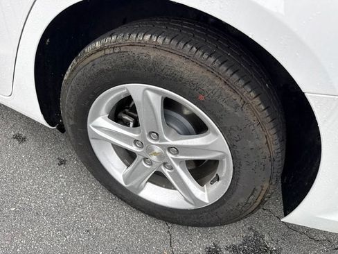 Used 2025 Chevrolet Malibu LS FWD image 11