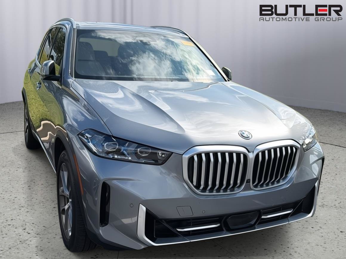 Used 2024 BMW X5 xDrive50e w/ Premium Package AWD/4WD image 4