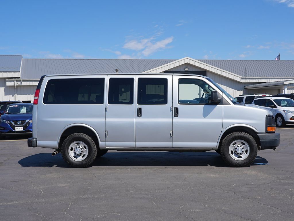 Used 2016 Chevrolet Express 2500 LS RWD image 2