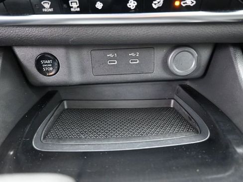 Used 2025 Nissan Rogue SV FWD image 9