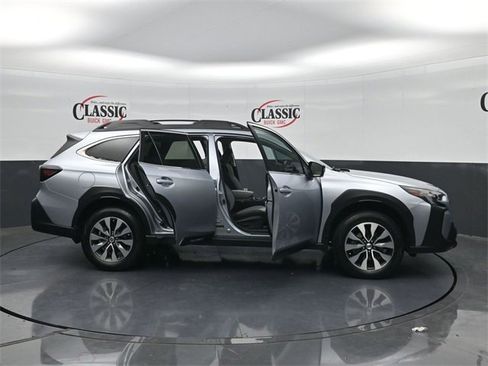 Used 2023 Subaru Outback Limited image 30
