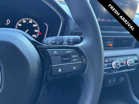 Used 2023 Honda Pilot LX image 10