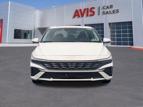 Used 2025 Hyundai Elantra SEL FWD image 2