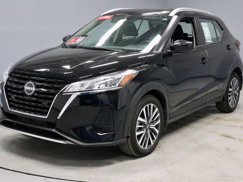 Certified 2023 Nissan Kicks SV image 7