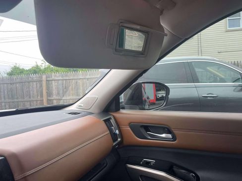 Used 2022 Nissan Pathfinder Platinum w/ Cargo Package AWD/4WD image 28