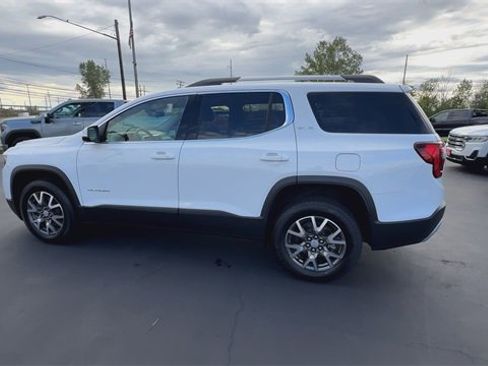 Certified 2023 GMC Acadia SLE w/ Driver Convenience Package image 6