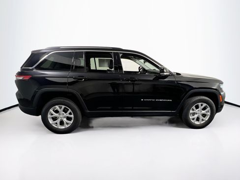 Used 2023 Jeep Grand Cherokee Limited AWD/4WD image 4