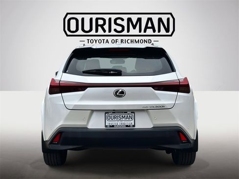 Used 2025 Lexus UX 300h AWD image 21