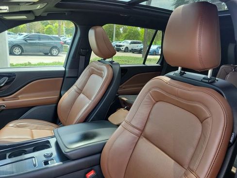 Certified 2023 Lincoln Aviator Reserve RWD image 11