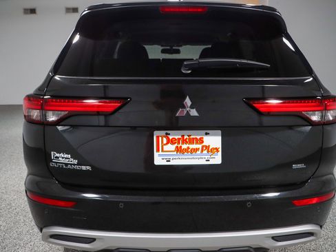 Used 2023 Mitsubishi Outlander SEL image 8