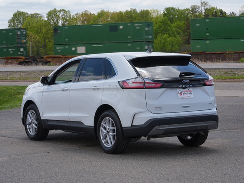 Used 2024 Ford Edge SEL w/ Convenience Package AWD/4WD image 6