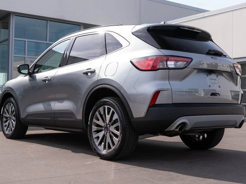 Used 2022 Ford Escape Titanium AWD/4WD image 5