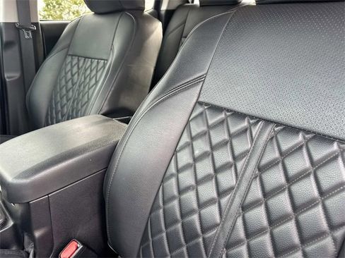 Used 2022 Toyota Tacoma SR5 w/ Technology Package image 20