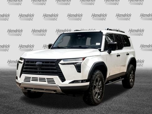 Used 2024 Lexus GX 550 AWD/4WD image 5