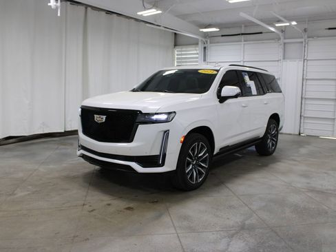 Used 2021 Cadillac Escalade Sport Platinum RWD image 4