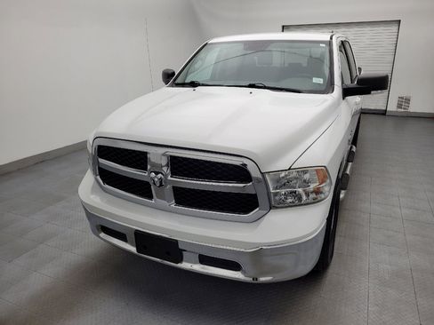 Used 2019 RAM 1500 Classic SLT w/ Luxury Group image 15