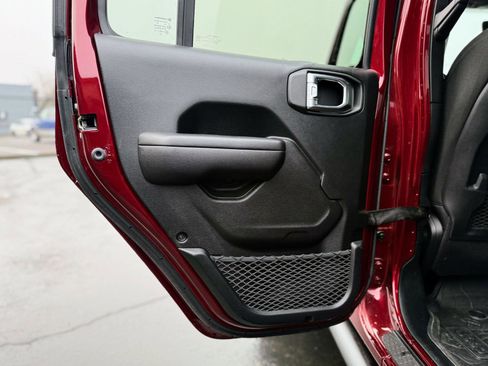 Used 2021 Jeep Gladiator Rubicon image 13