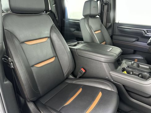 Used 2025 GMC Sierra 3500 AT4 w/ AT4 Preferred Package AWD/4WD image 30