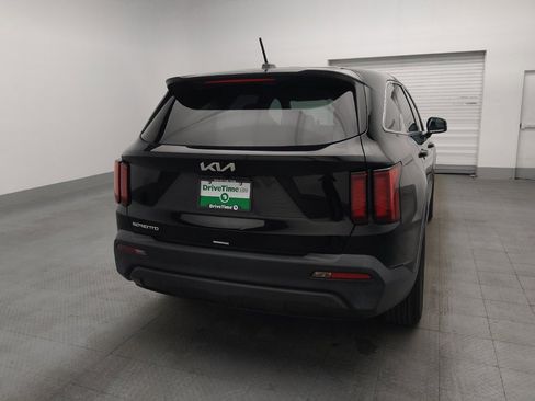 Used 2023 Kia Sorento LX FWD image 7