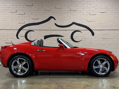 Used 2008 Pontiac Solstice GXP w/ Premium Package image 3