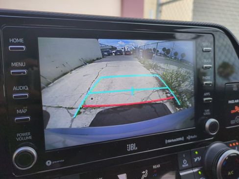 Used 2021 Toyota Highlander XSE FWD image 27