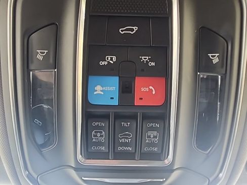Certified 2022 Jeep Grand Cherokee L Limited AWD/4WD image 45