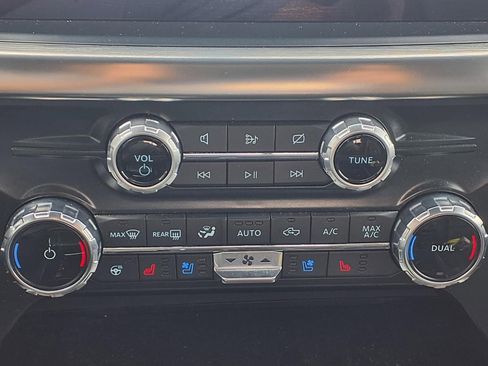 Used 2022 Ford F150 Lariat w/ Equipment Group 502A High AWD/4WD image 7