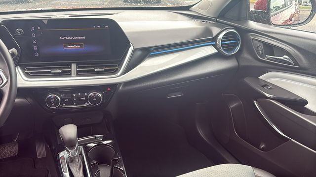 Used 2025 Chevrolet Trax LT w/ LT Convenience Package FWD image 28