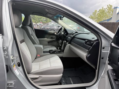 Used 2014 Toyota Camry LE image 16