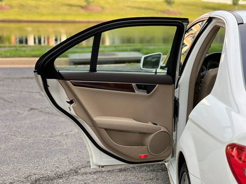 Used 2014 Mercedes-Benz C 250 Sedan image 38