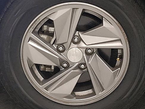 Used 2024 Hyundai Elantra SE image 31