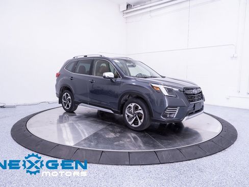 Used 2023 Subaru Forester Touring image 2