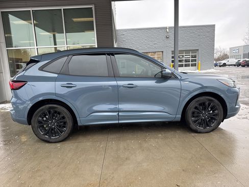 Certified 2024 Ford Escape ST-Line Elite w/ Premium Technology Package image 10