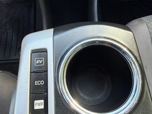 Used 2012 Toyota Prius V Three FWD image 40