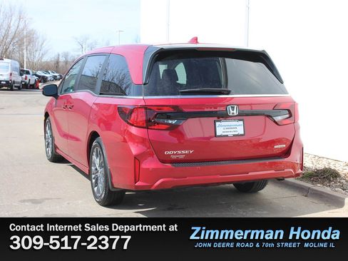 New 2026 Honda Odyssey Touring image 7