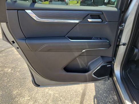 New 2026 GMC Acadia Elevation w/ Elevation Premium Package FWD image 15